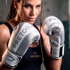 LUVA DE BOXE E MUAY THAI STRIKE - PRETORIAN
